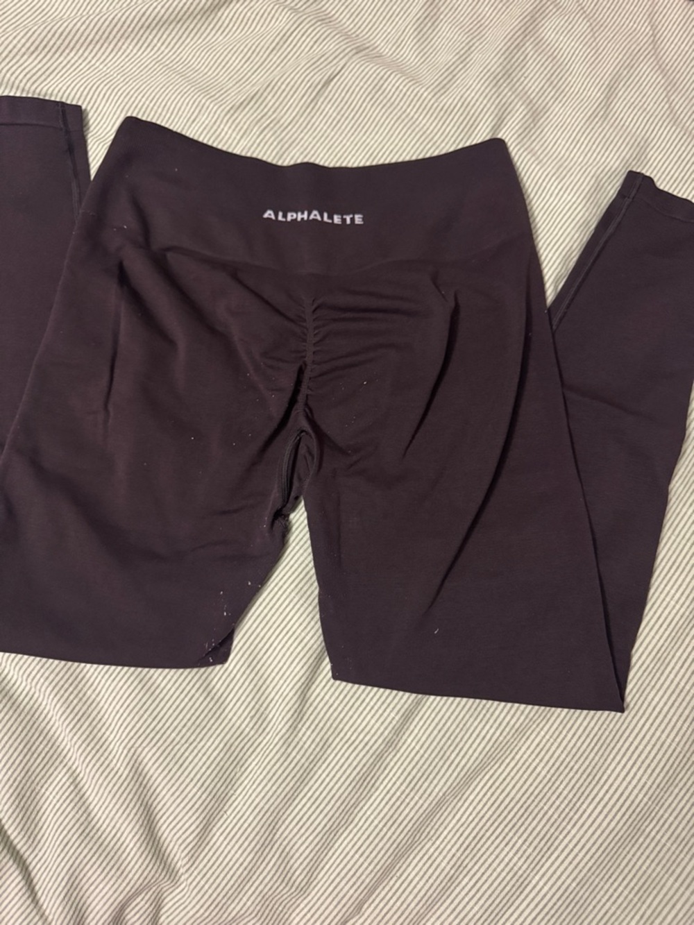 Alphalete Deep Black Scrunch-Back Leggings